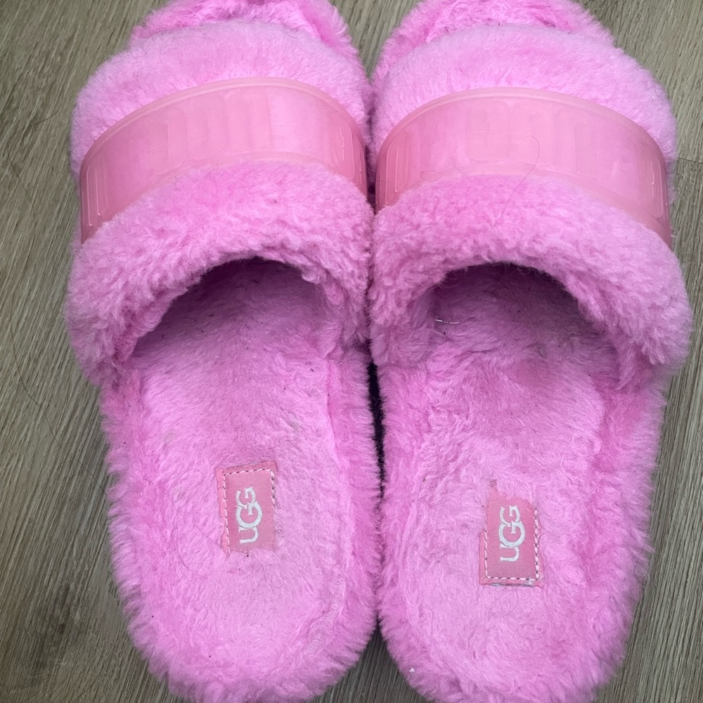 US Size 9 - UGG Women's Fluffita Clear in Carnation